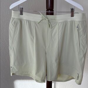 Men’s Lululemon license to train short.